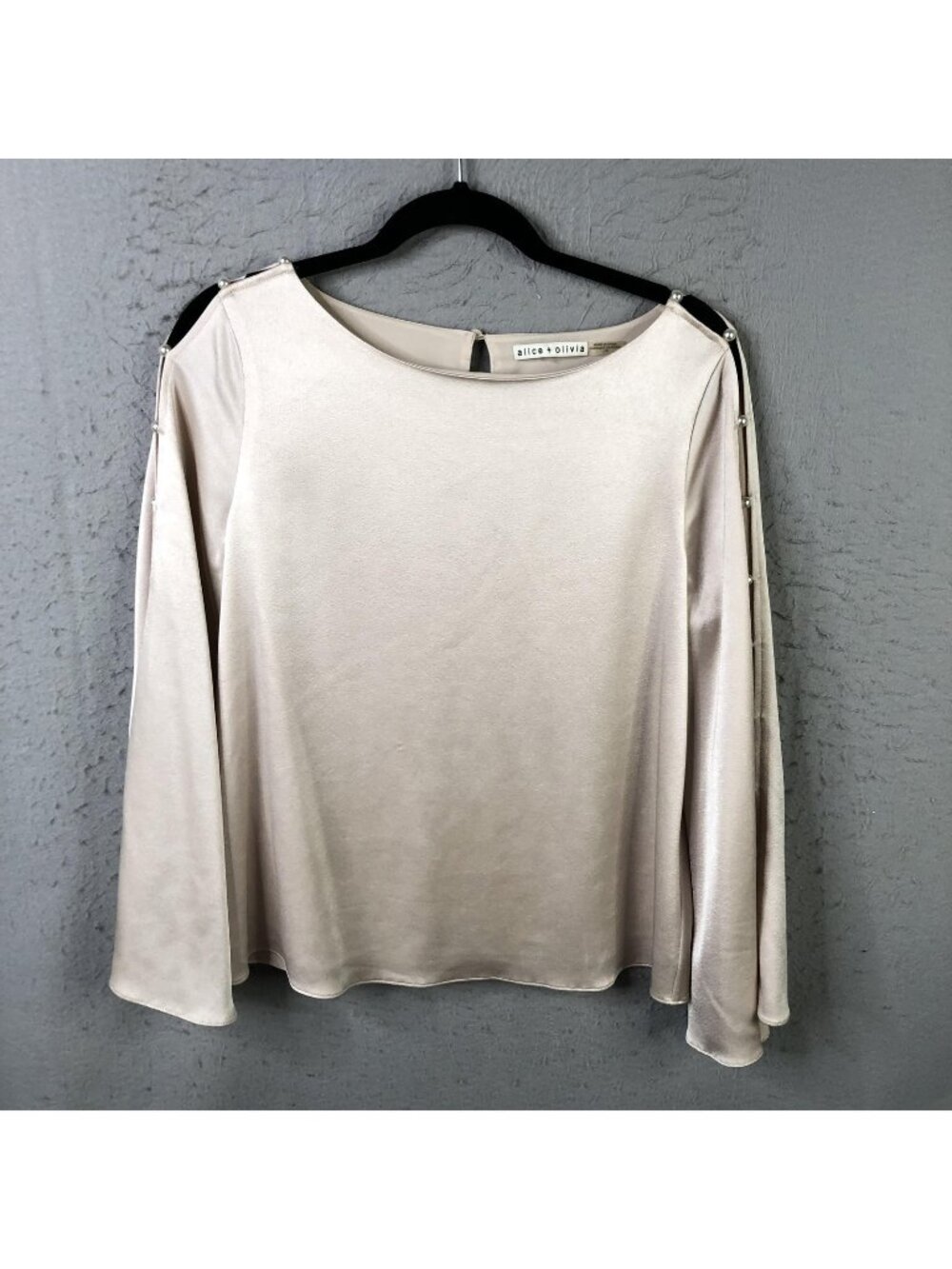 Alice + Olivia Blouse Women L Cream Satin Pearl Button Slit Sleeve Party Formal